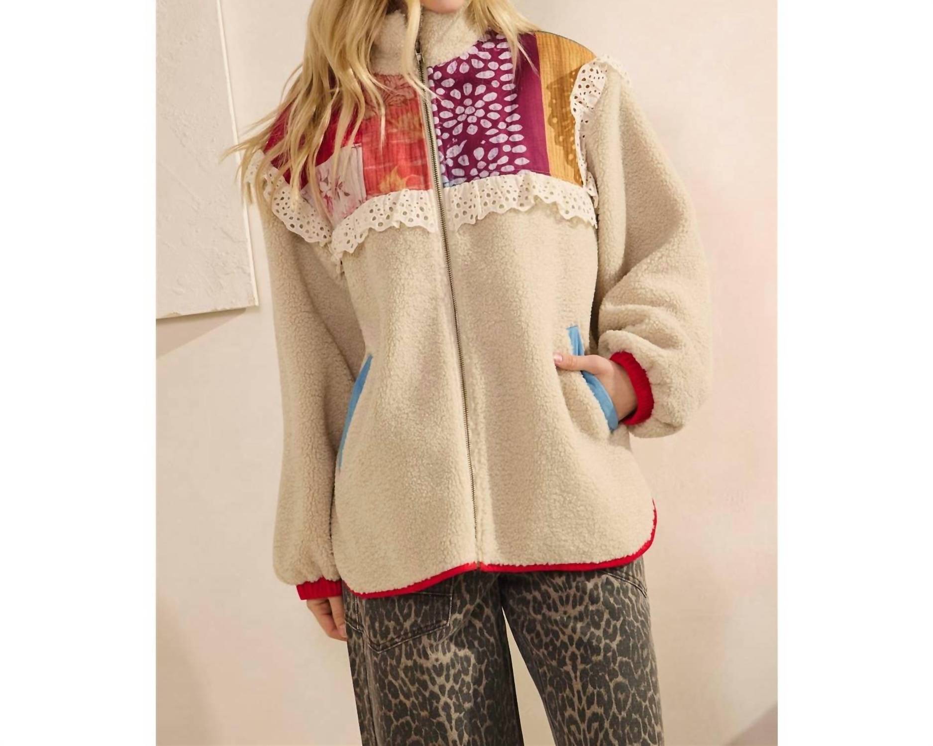 Veveret - Women's Contrast Printed Teddy Jacket