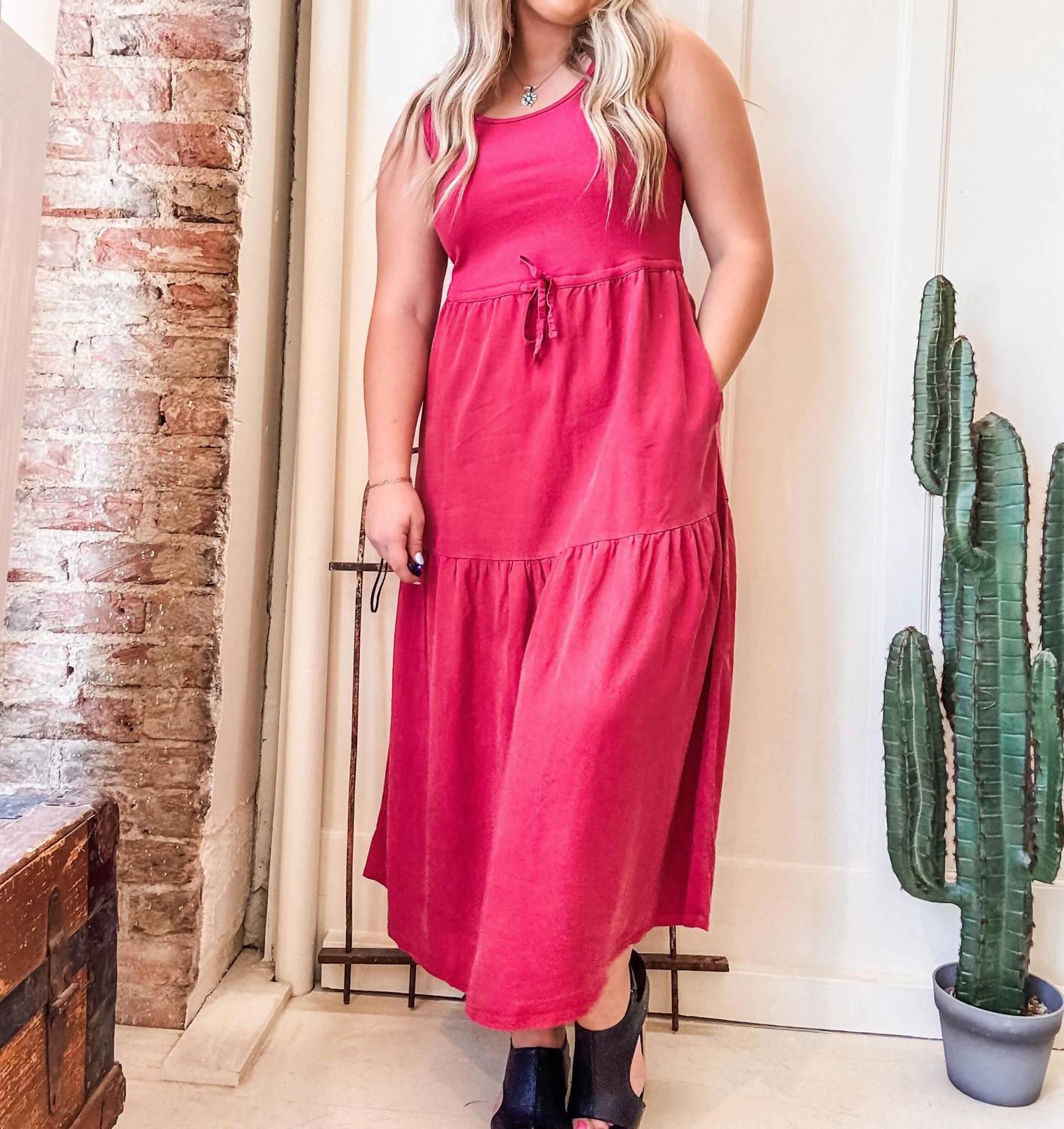 Tribal - Sleeveless Midi Dress