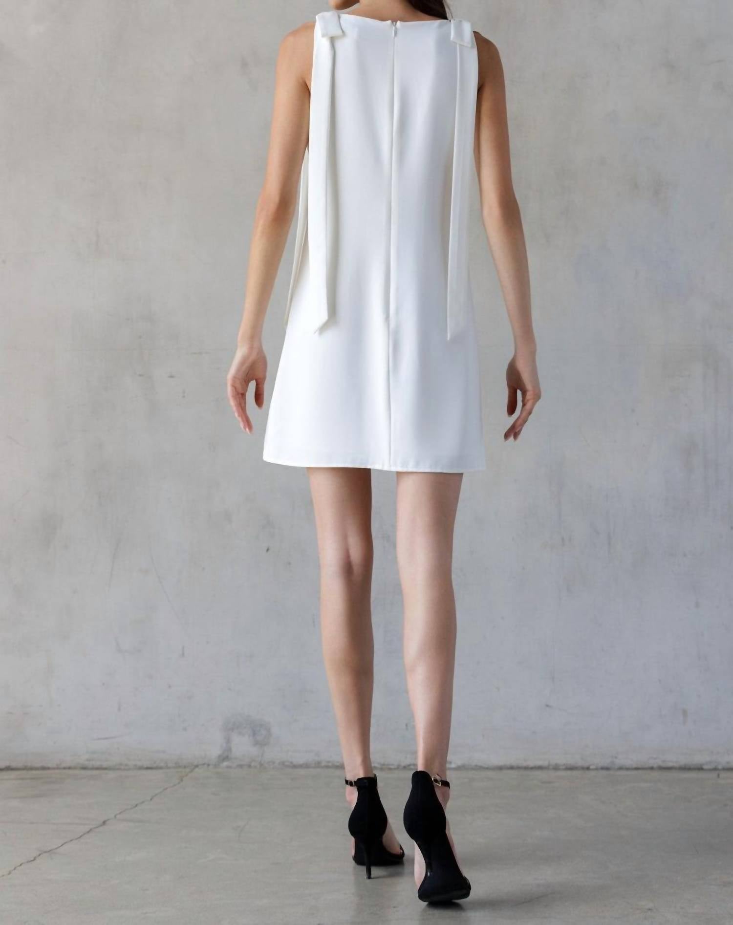 Storia - Jackie O Bow A-Line Shift Mini dress