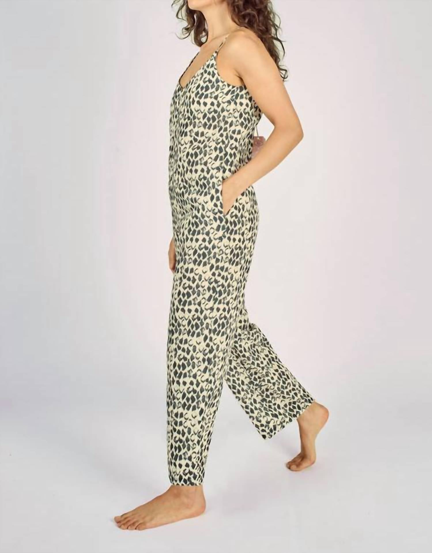 Traffic People - V-neck Sleeveless Jumpsuit