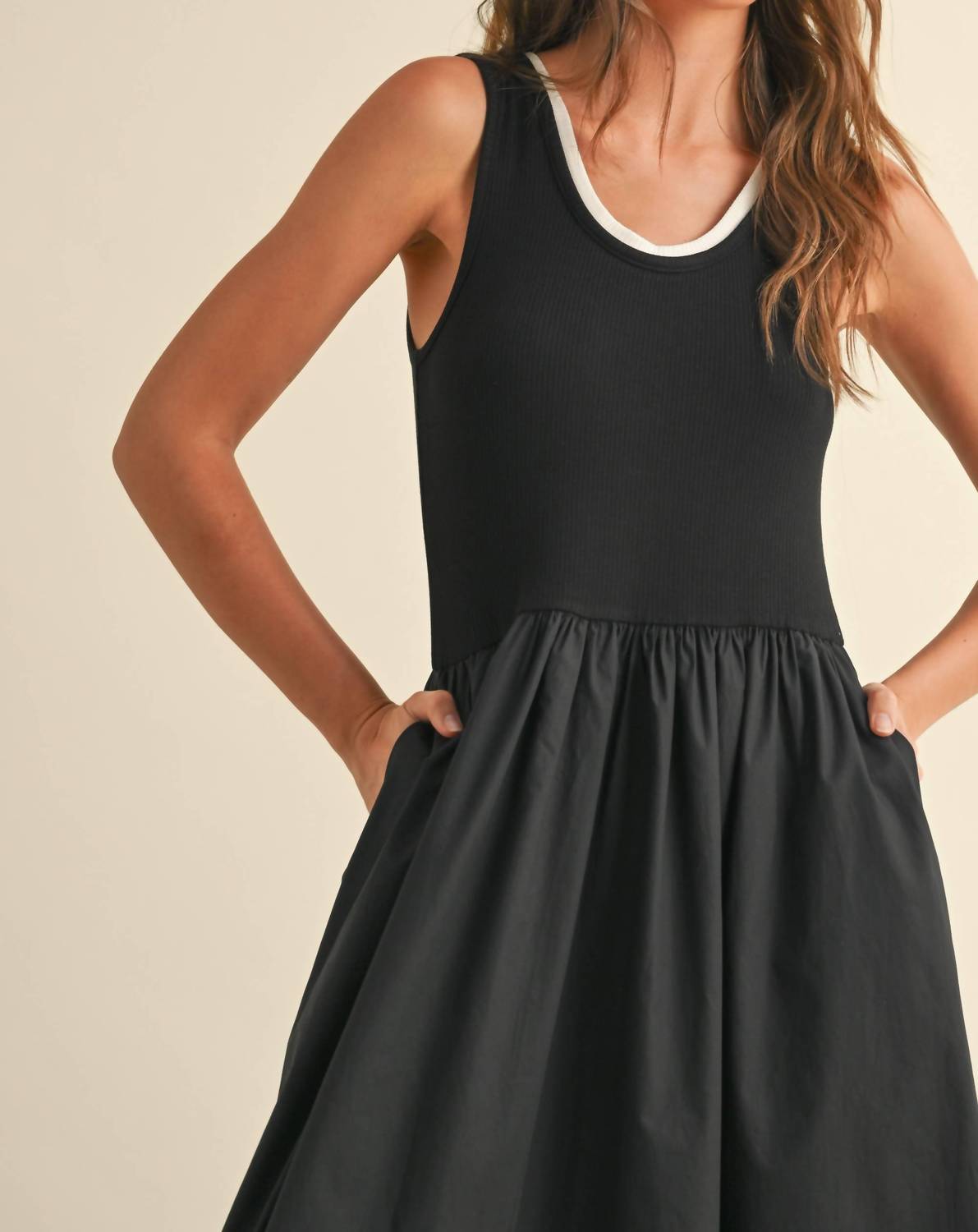 Miou Muse - Trim Maxi Dress