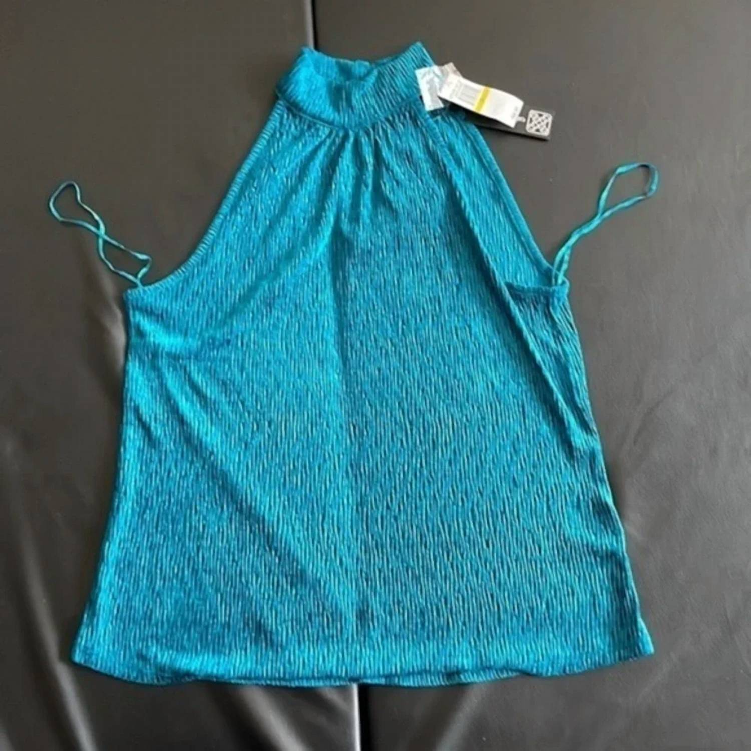 Cable & Gauge - Women's Sleeveless Blouse