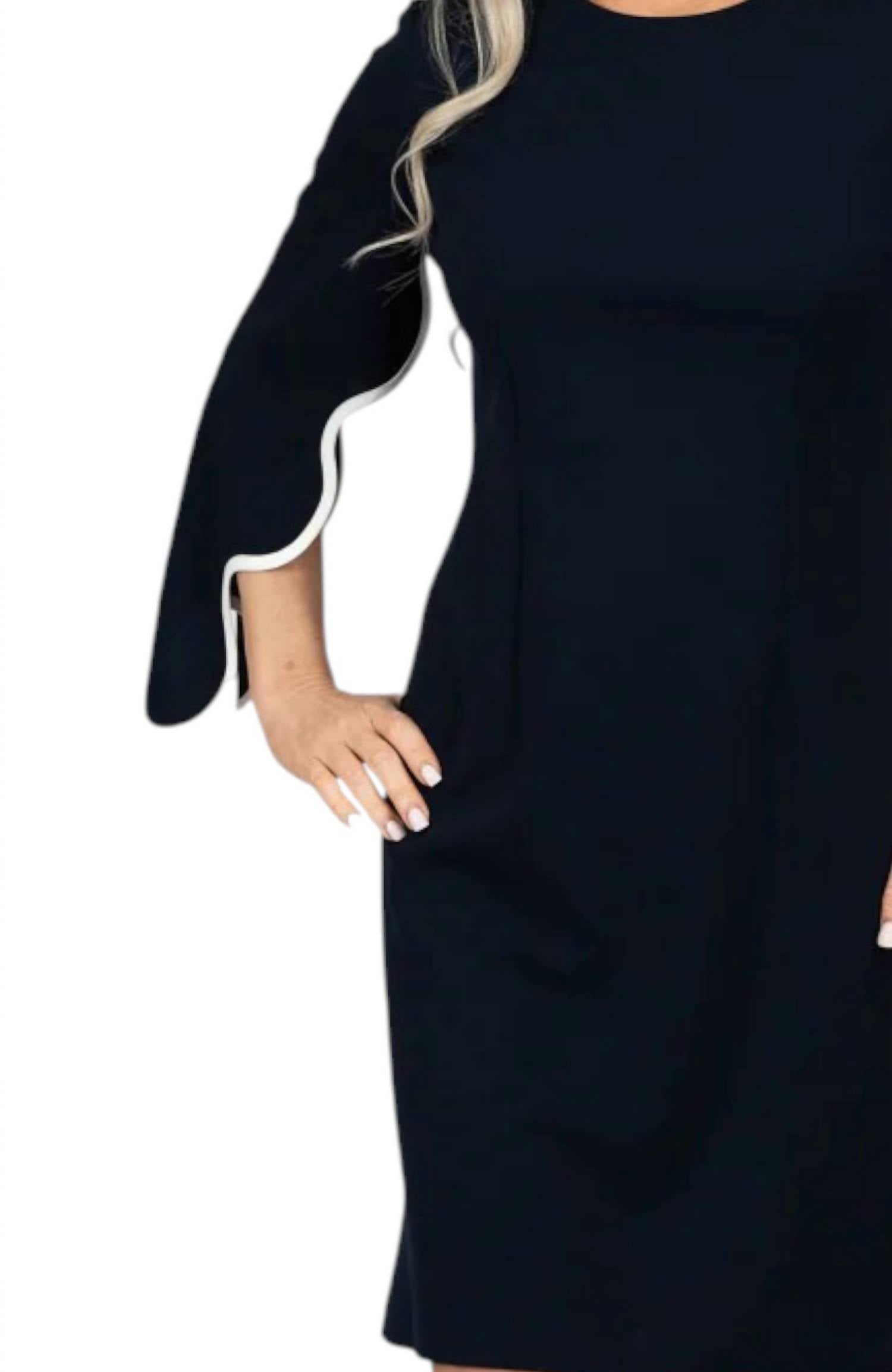 Scapa - Scalloped Batwing Sleeve Cocktail Dress