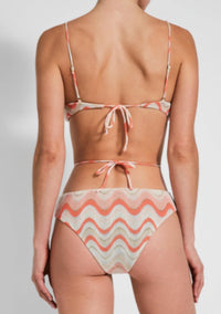 Wavy Cross Bottom