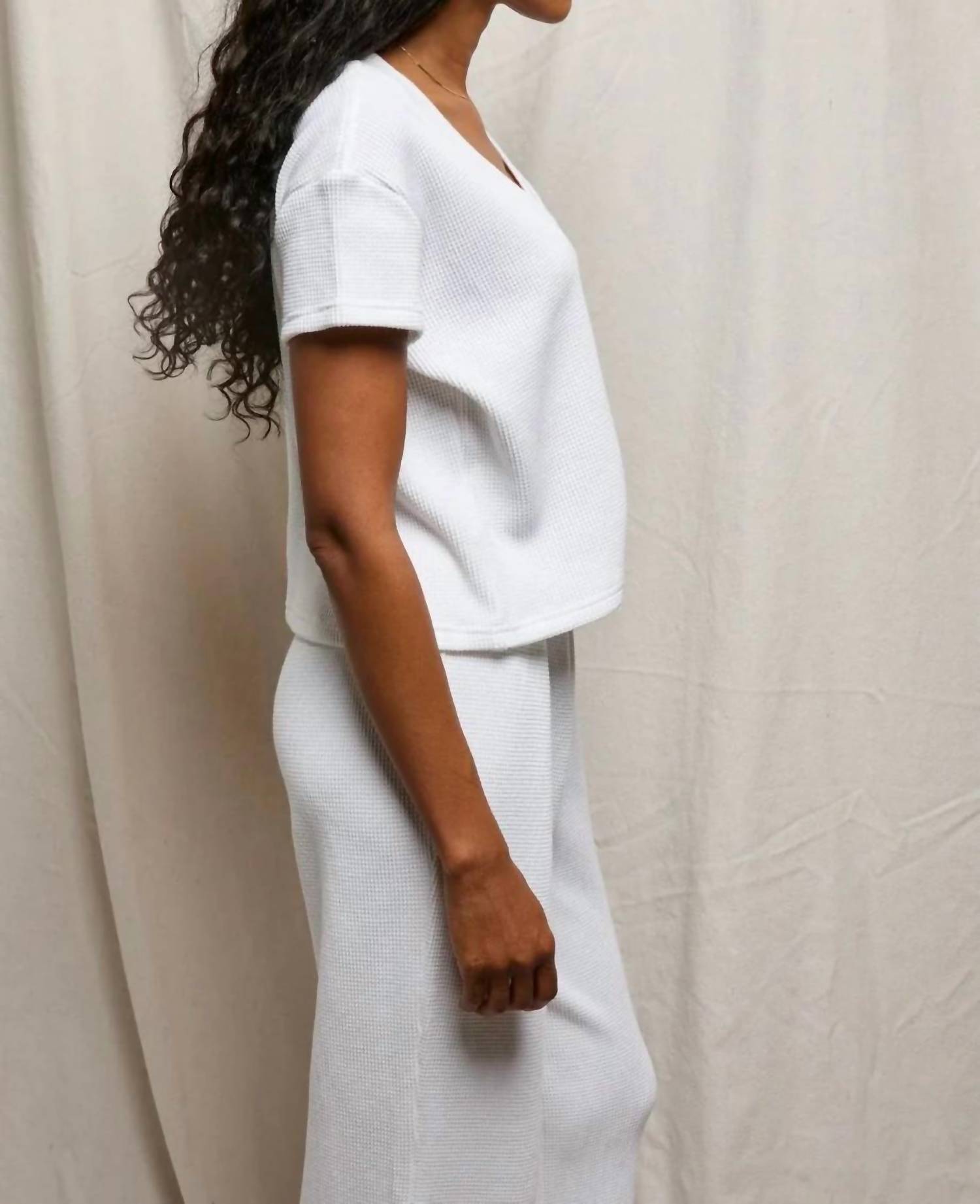 Perfectwhitetee - Jada Boxy Waffle V-Neck Tee