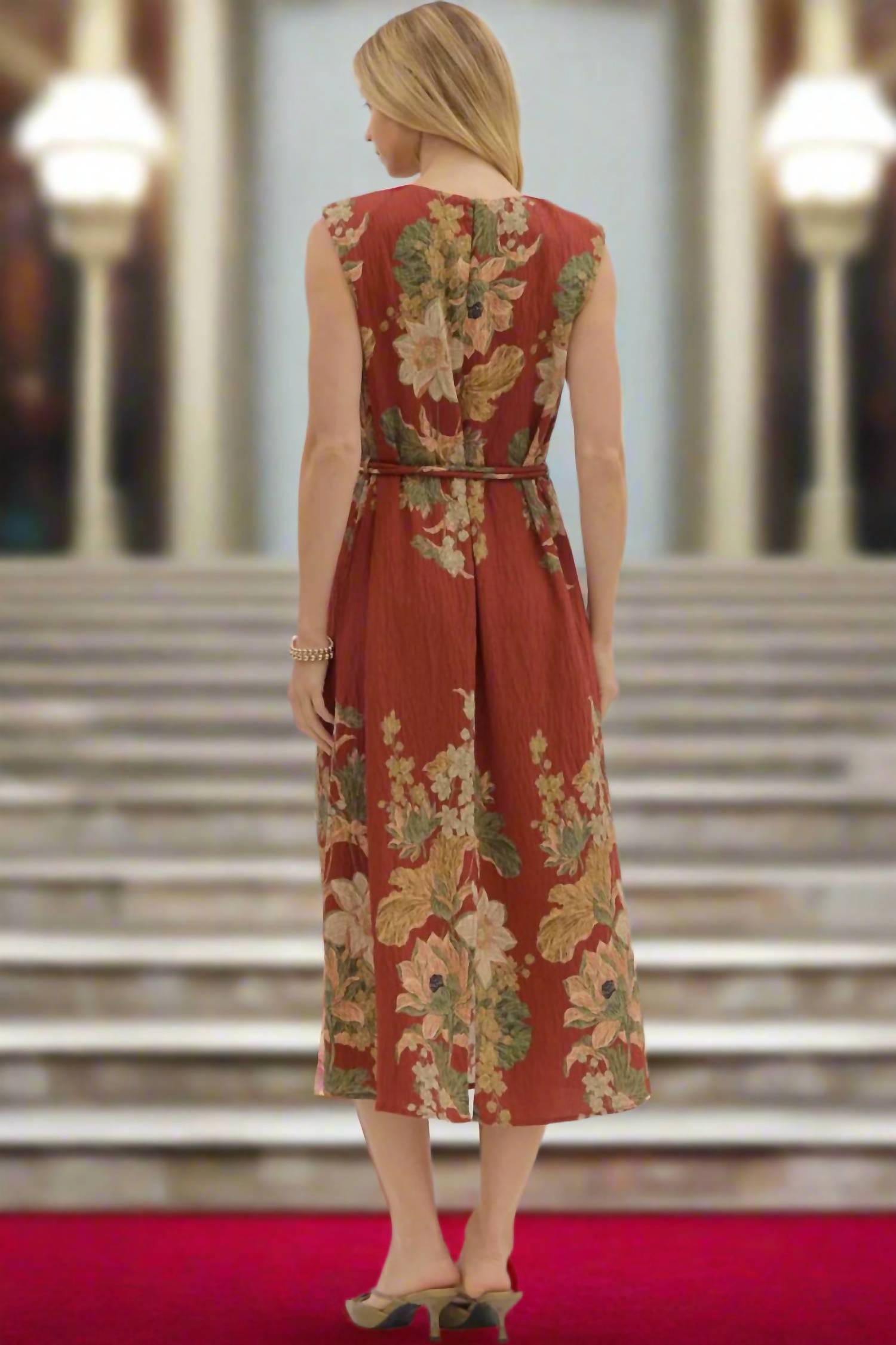 Entro - Floral Sleeveless Midi Dress
