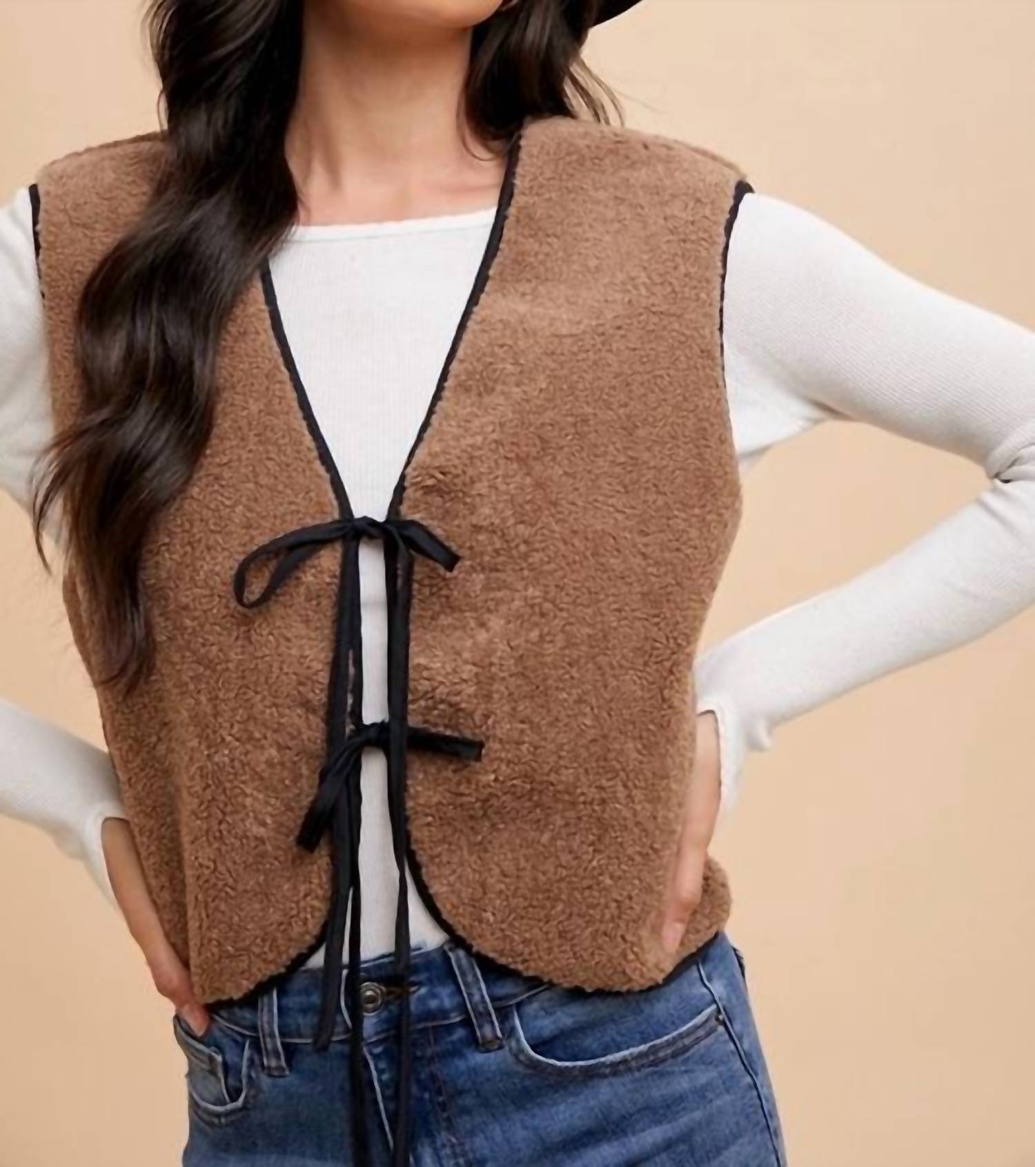 Anniewear - CONTRAST TIE DETAIL FLEECE FUR VEST