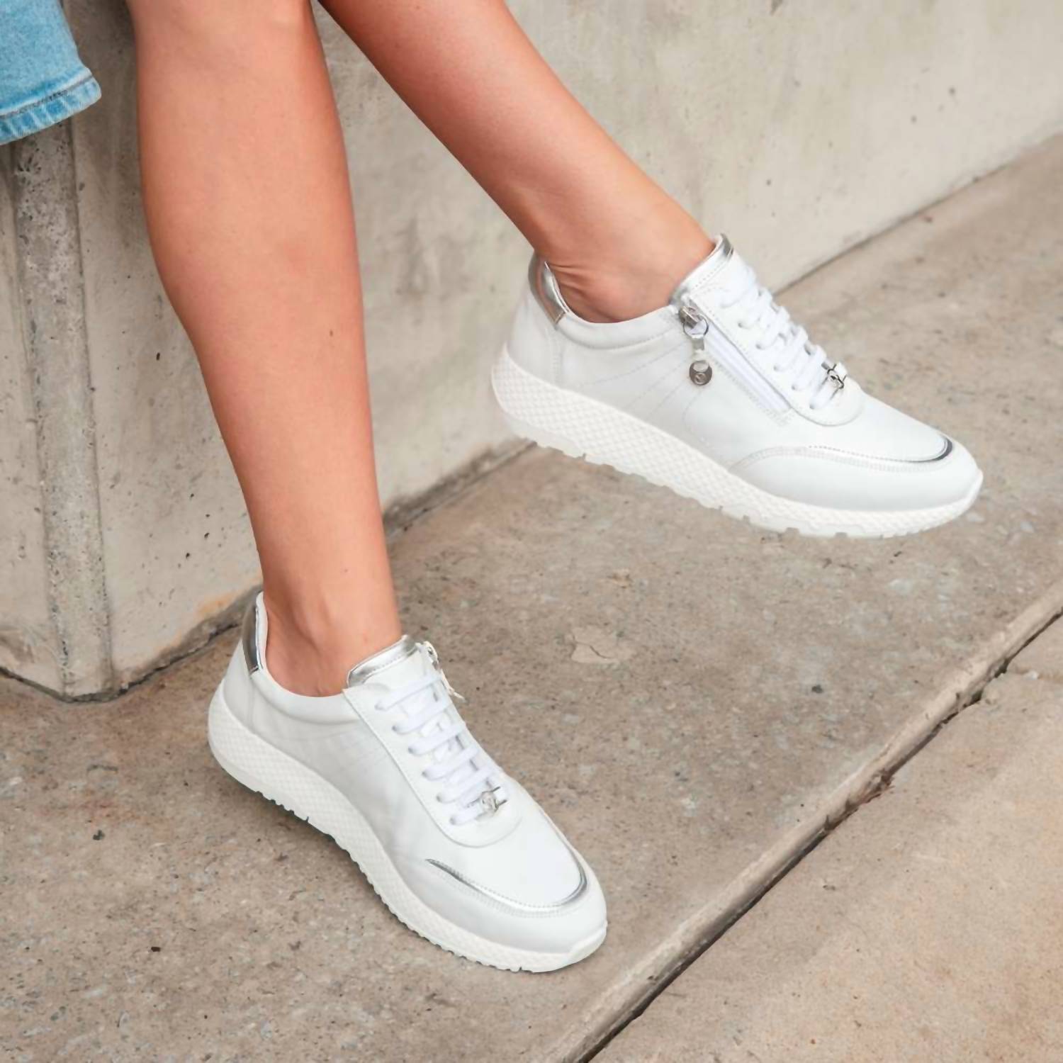 Revere - Women's Sapporo Zip Casual Sneaker