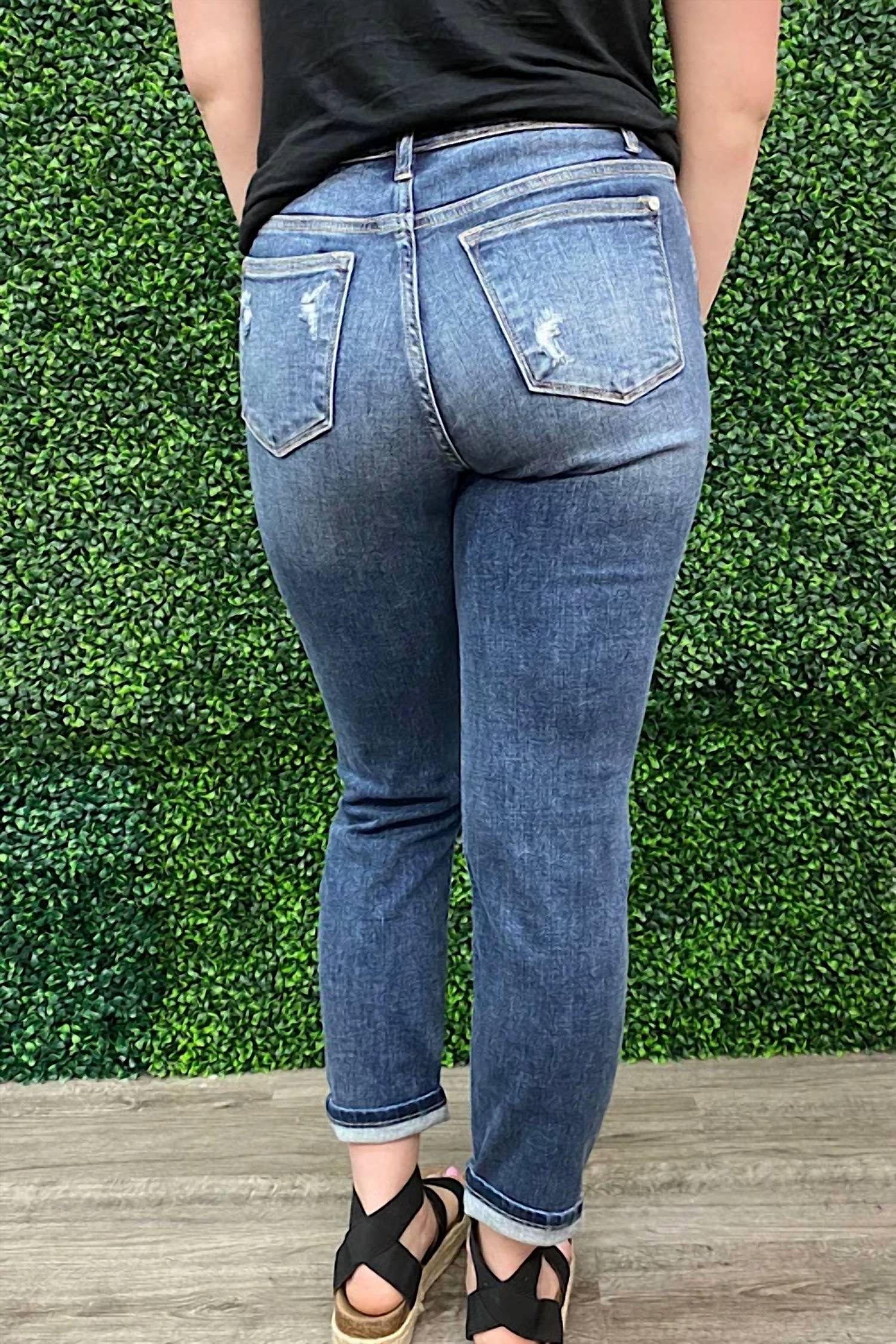 Judy Blue - Women's Emily Distressed Boyfriend Jeans