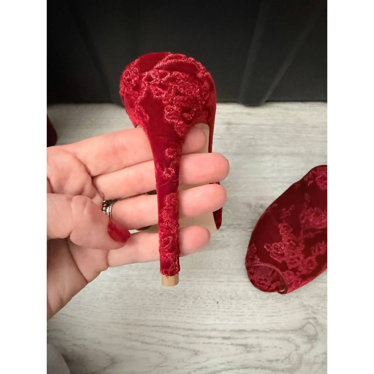 Gianvito Rossi - Women's Shanghai Embroidered Velvet Mules