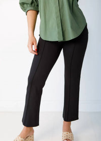 Holly Shae Design - Stevie Pant