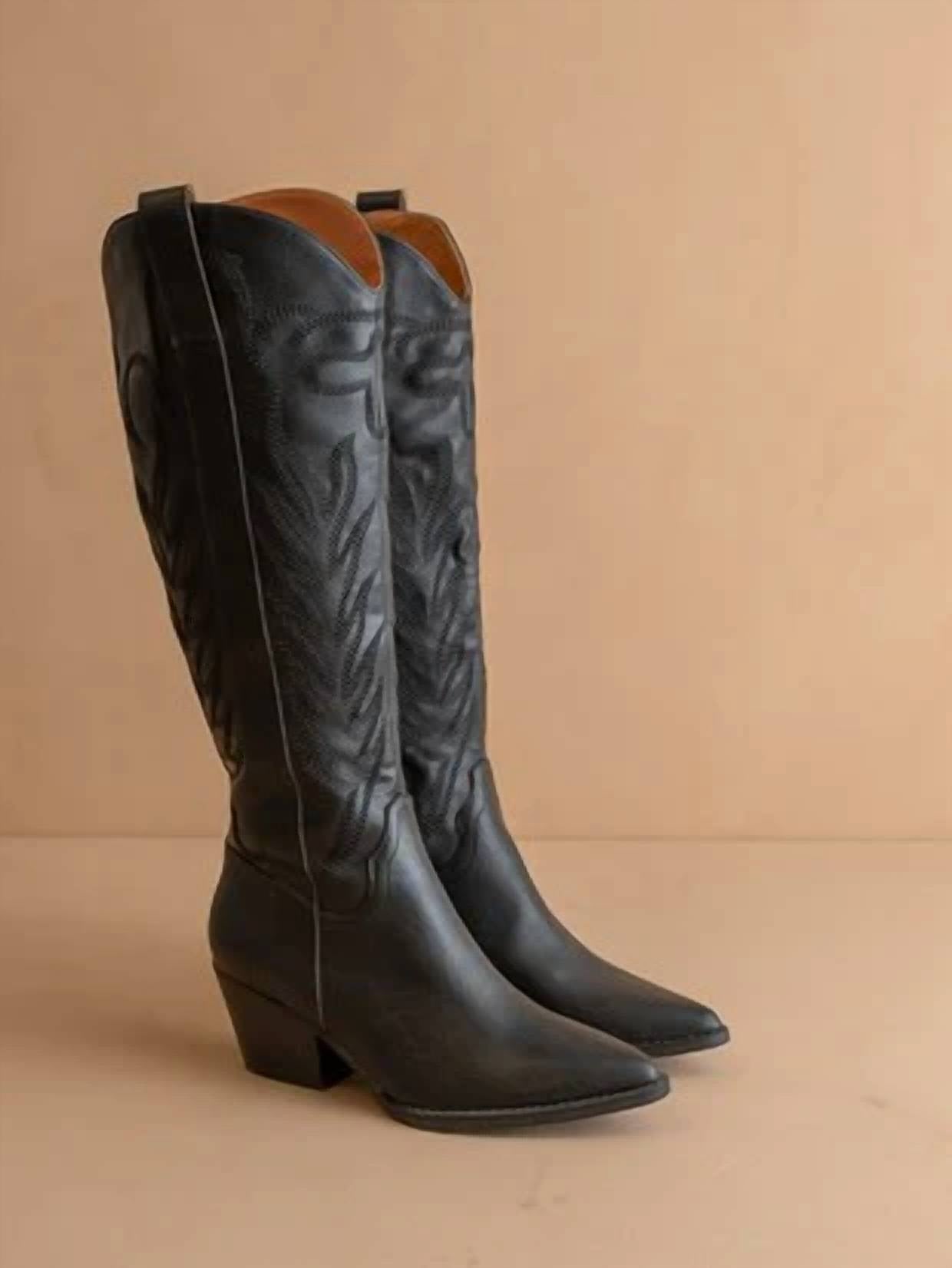 Oasis Society - Women's Savannah Embroidered Western Boot