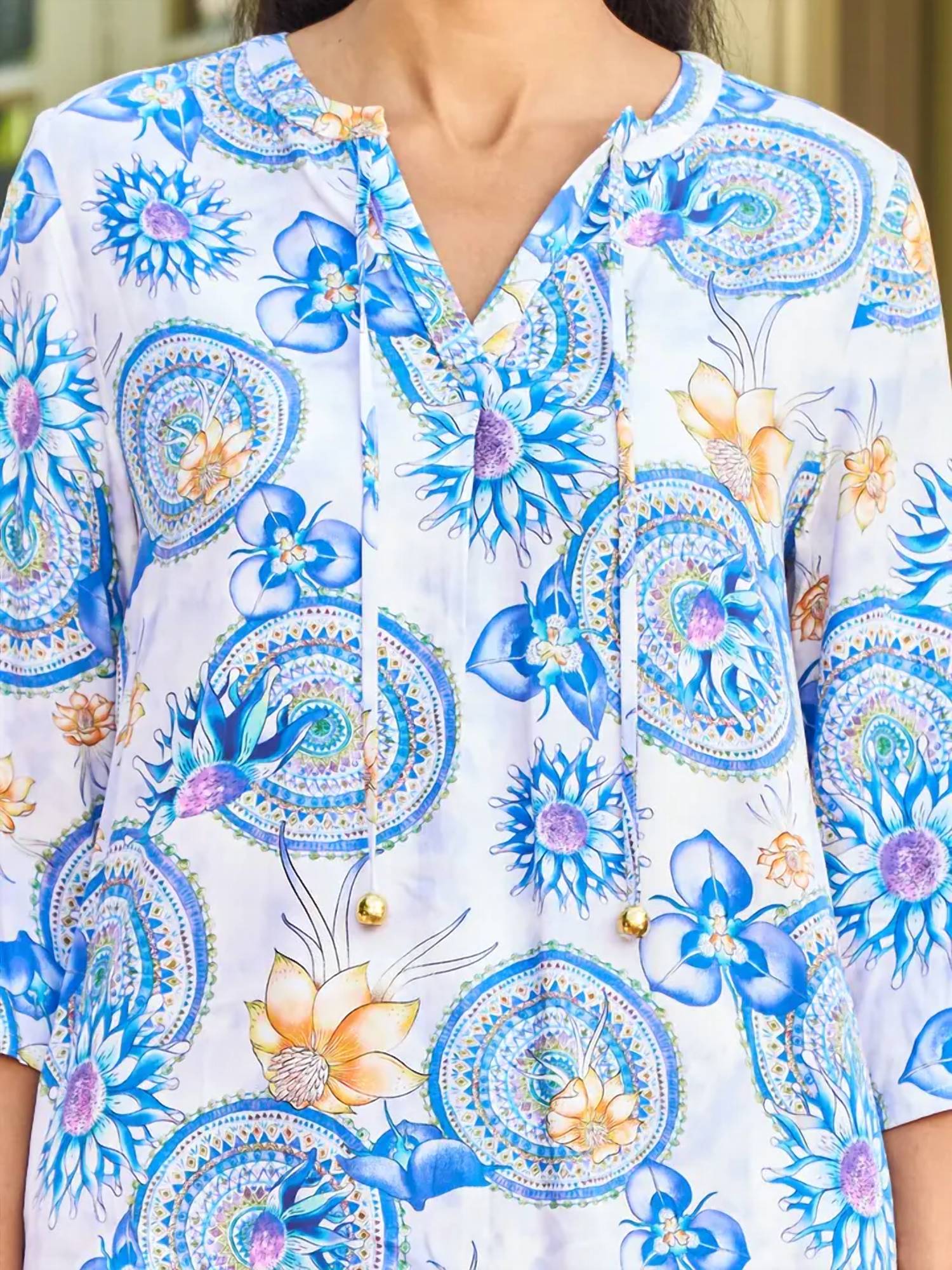 Paparazzi - Floral Mandala Notch Neck 3/4 Sleeve Top