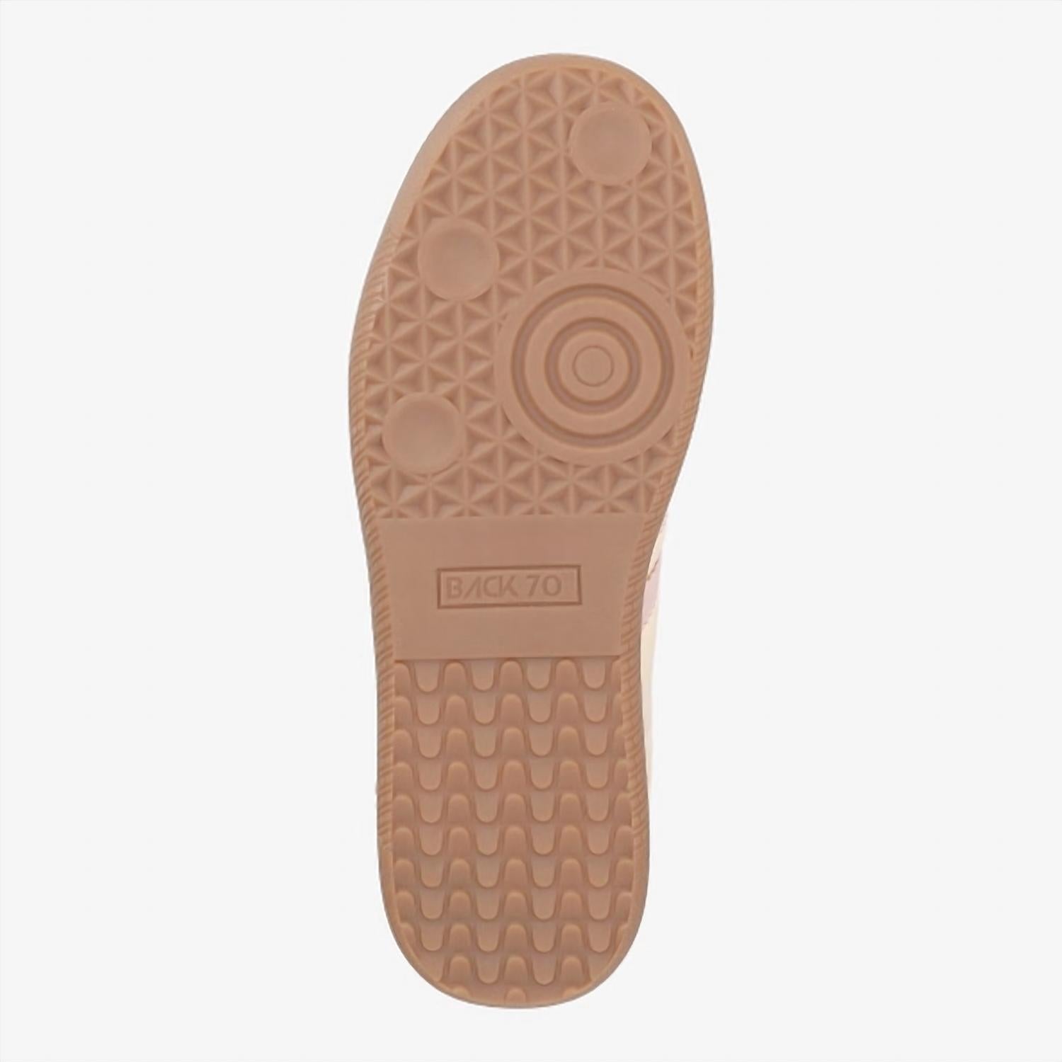 Back 70 - Women's Cloud D26 Sneaker