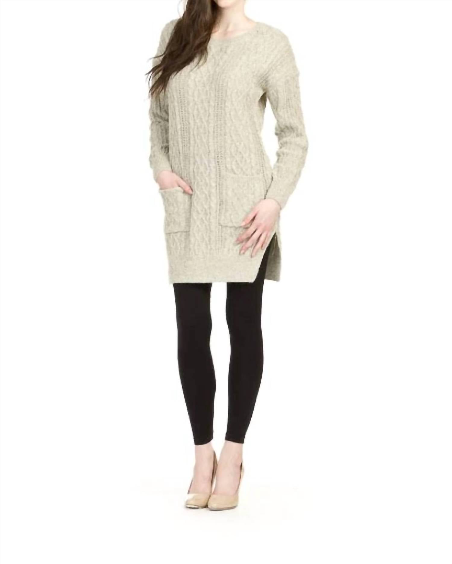 Papillon - Cable Knit Midi Sweater Dress