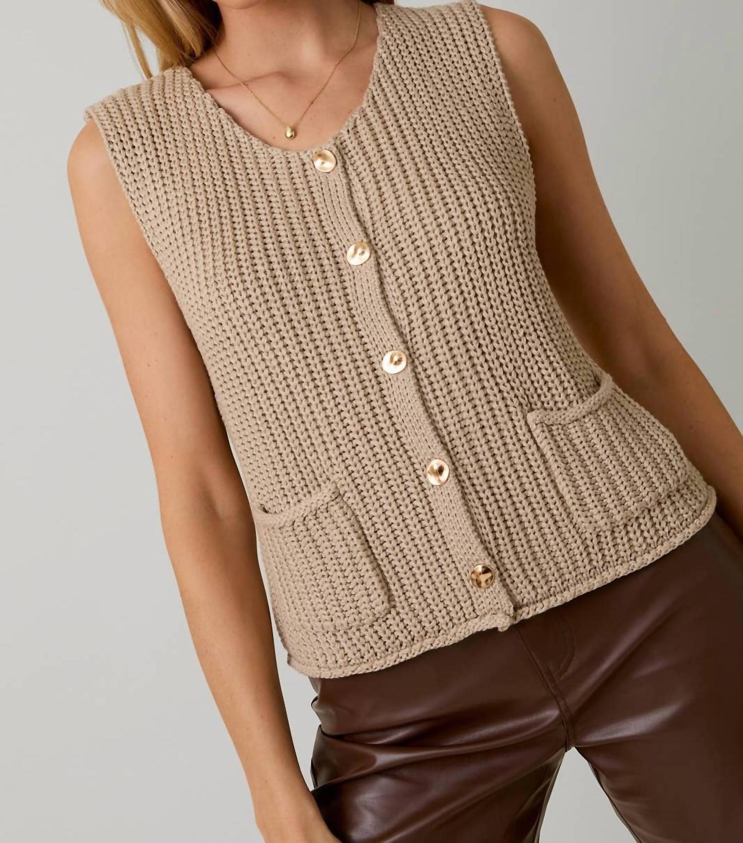 Le Lis - Relaxed Button Down Chunky Sweater Vest