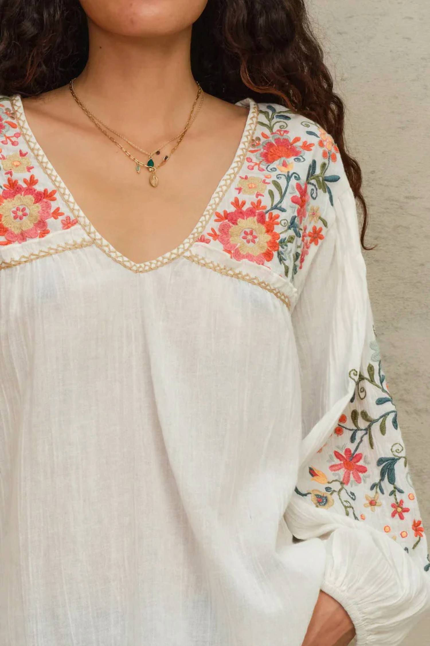 M.A.B.E. - Loren Floral Embroidery Top