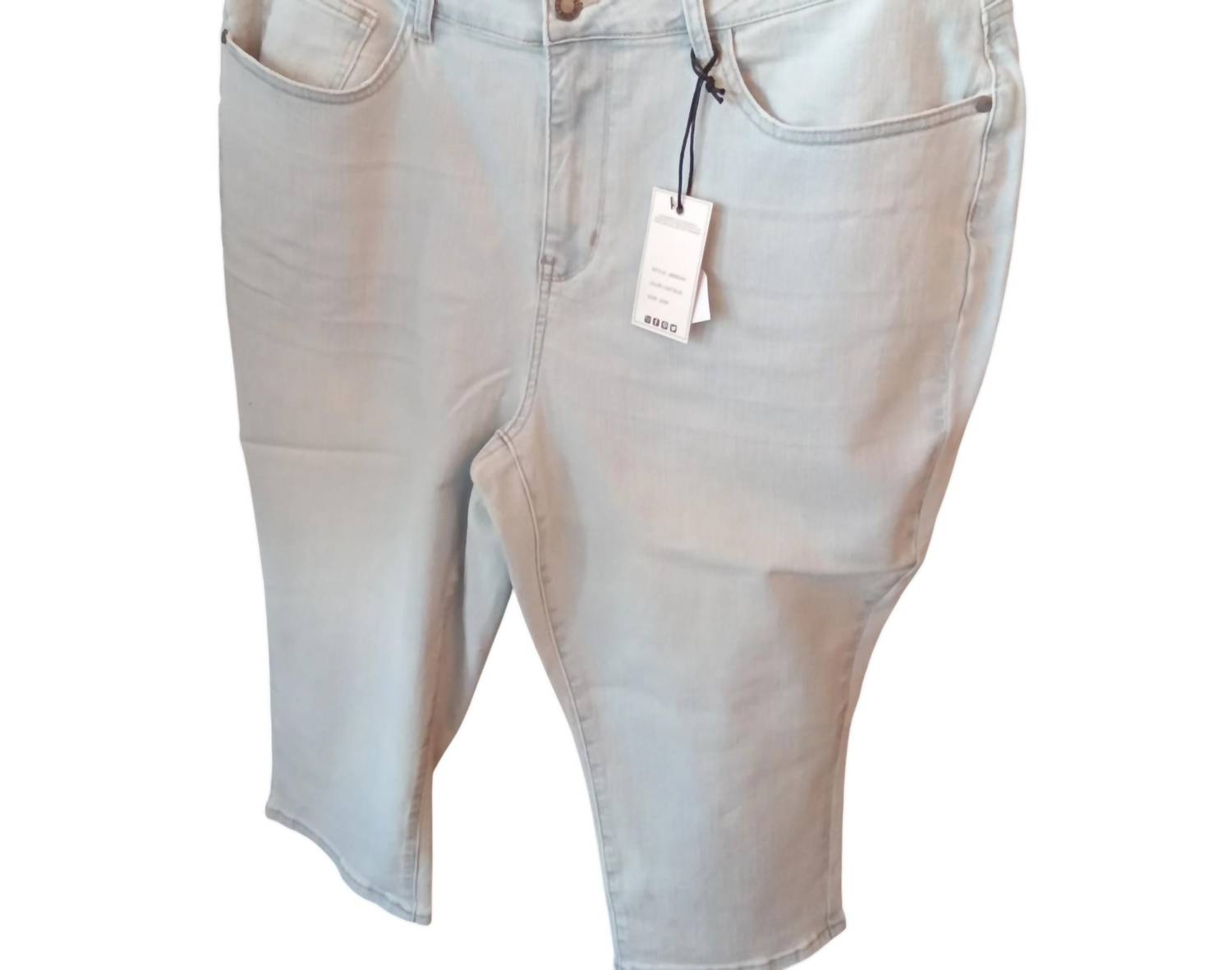 Judy Blue - Women's Mid Rise Capri Pants