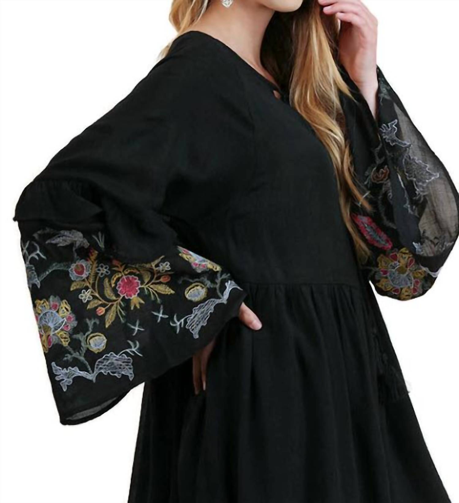 Umgee - Ruffled Embroidered Keyhole Dress