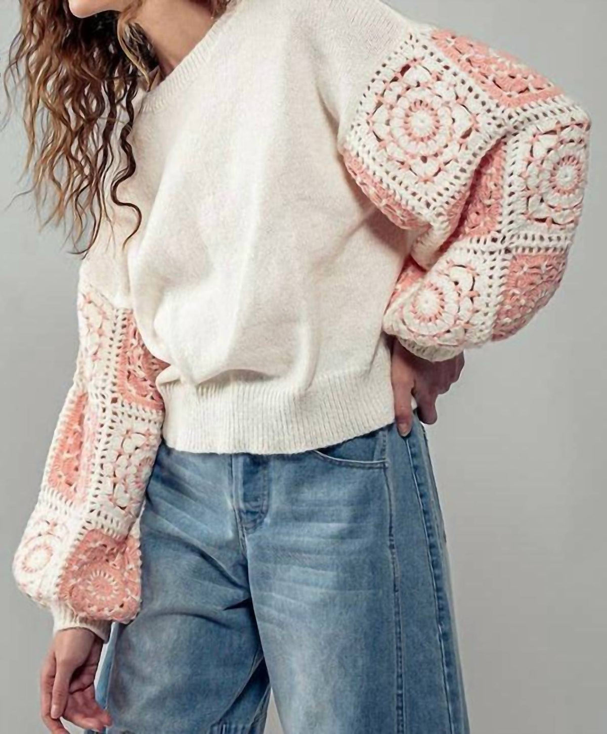 Urban Daizy - Quilt Blocked Sleeve Crewneck Sweater