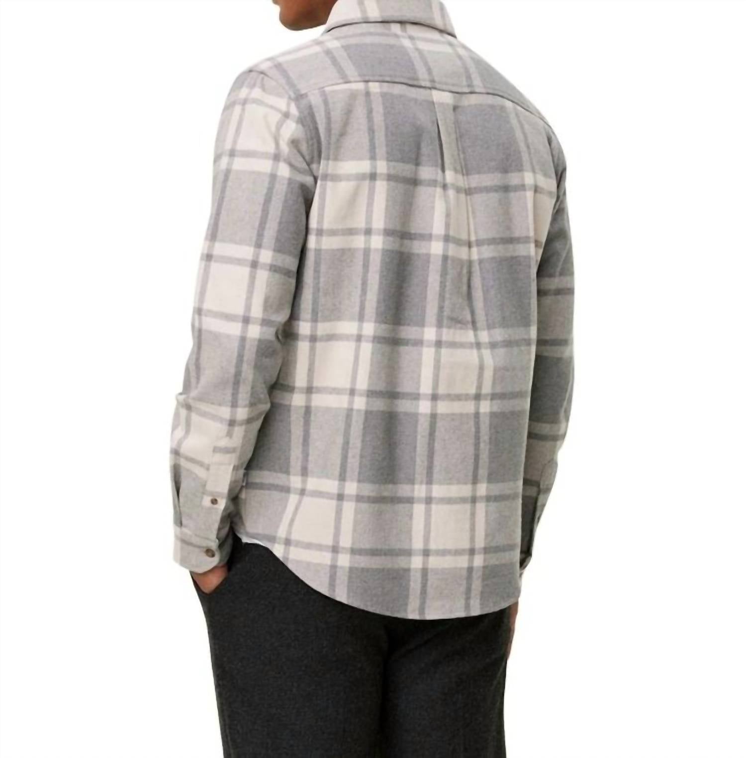 Les Deux Jeremy Flannel Short Sleeve Button Down Shirt in snow light grey melange - men's shirt - detail view