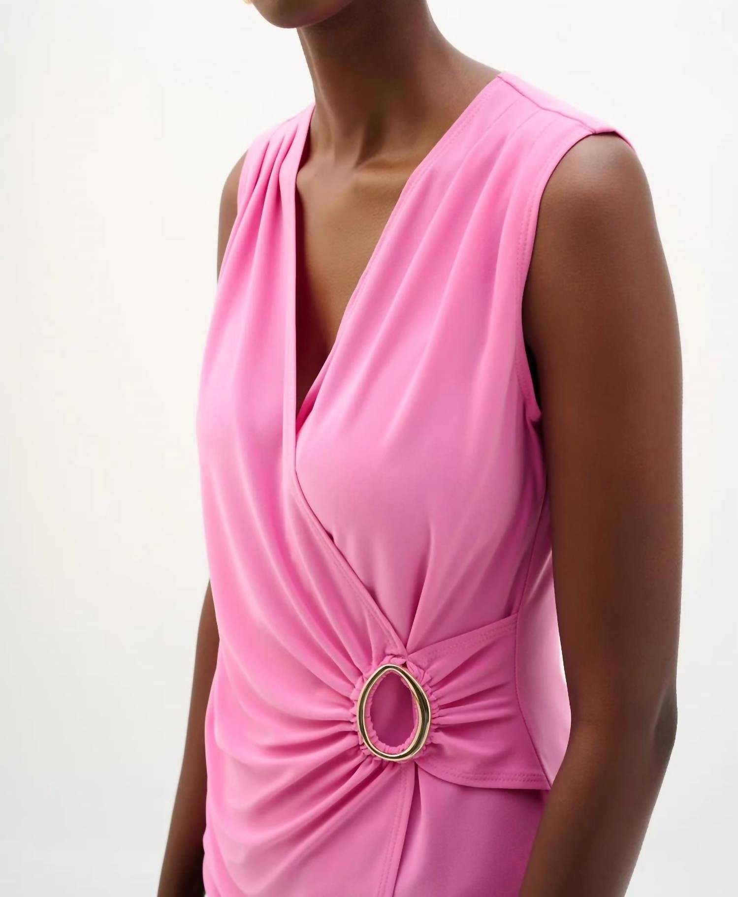 Joseph Ribkoff - Chic Sleeveless V-neck Pullover Top