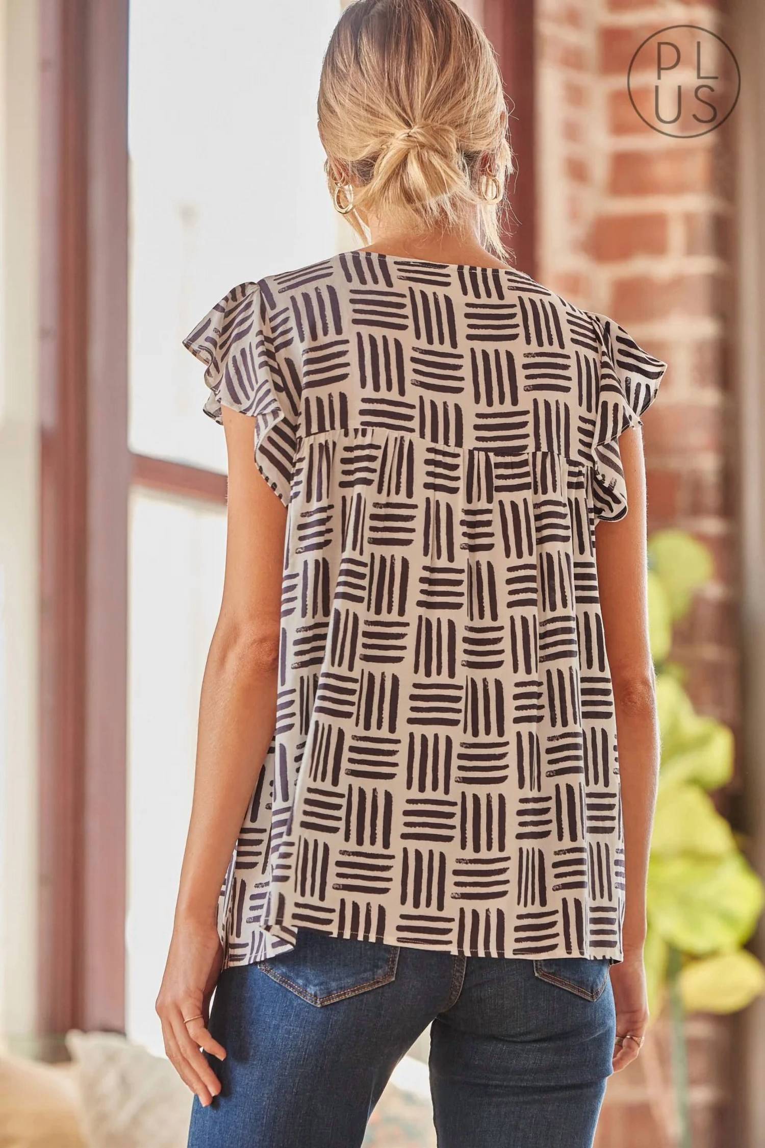 Andree By Unit - Flutter Embroidered Top