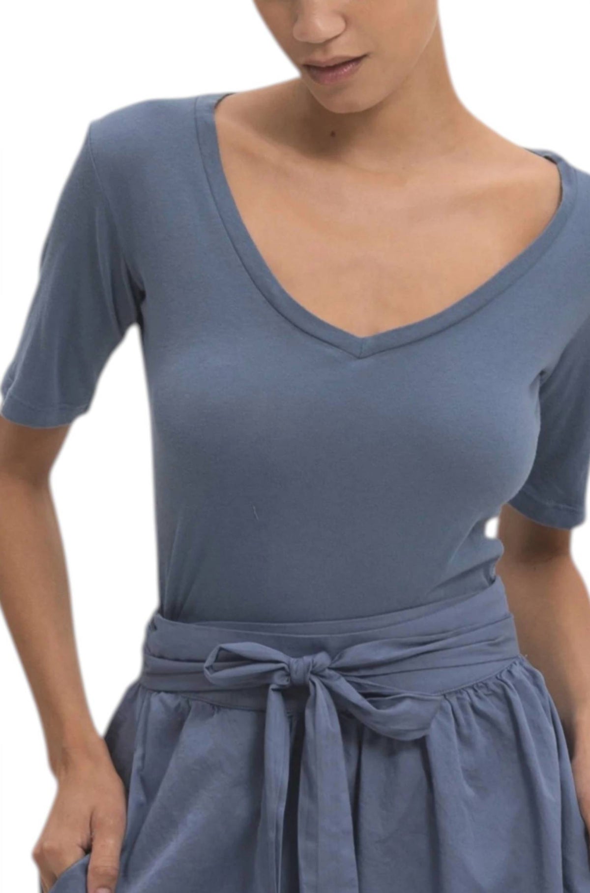 Cali Dreaming - V Neck Tee