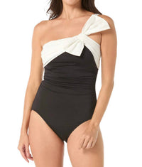Carmen Marc Valvo - Underwire One Shoulder One Piece Swimsuit