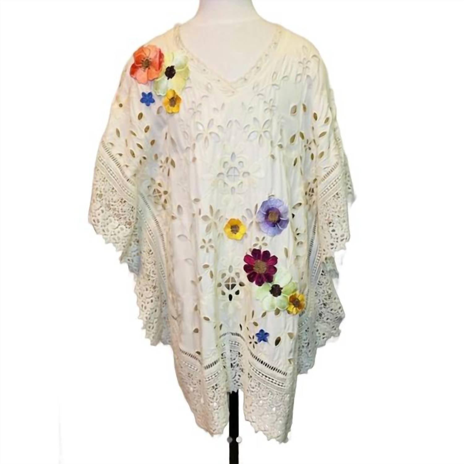 Paparazzi - Women's Embroidered Poncho With Flowers