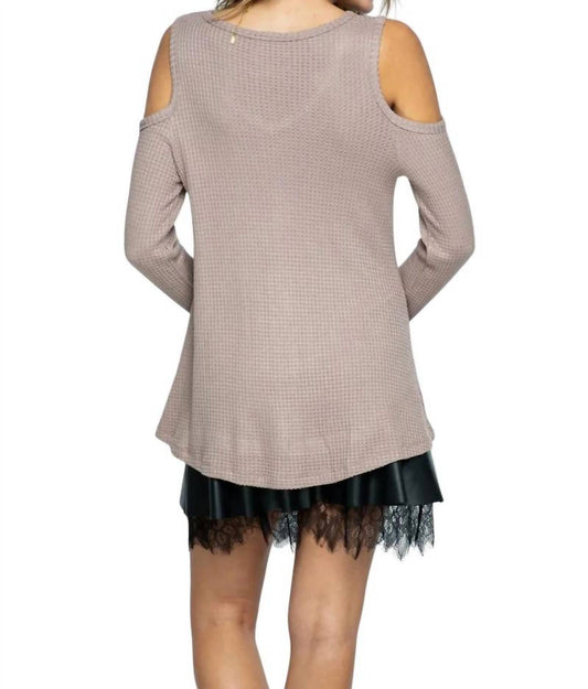 Vocal Apparel - LONG SLEEVE COLD SHOULDER STUD DETAIL TOP