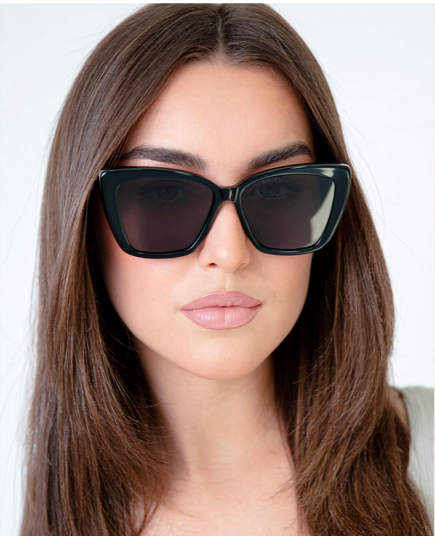 Illesteva - Women's Barcelona Sunglasses