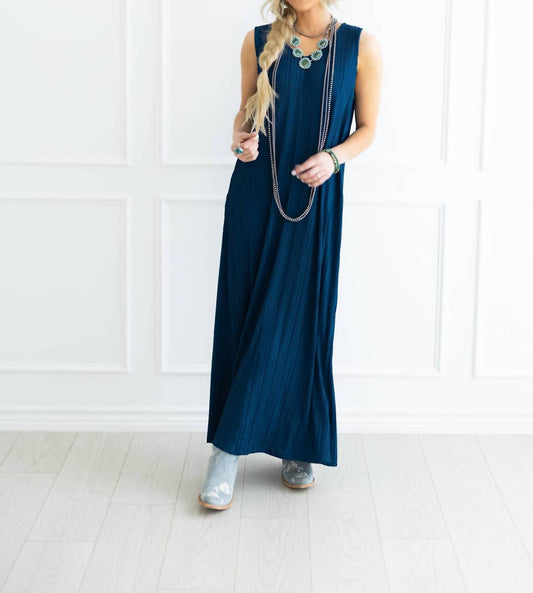 Andree By Unit - Textured Pleated Maxi Dress