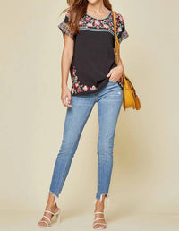 Andree By Unit - Floral Embroidered Top