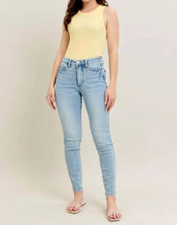 Judy Blue - Mid Rise Tummy Control Skinny Jeans