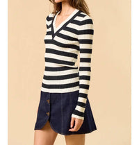 Lalavon - V-neck Striped Sweater