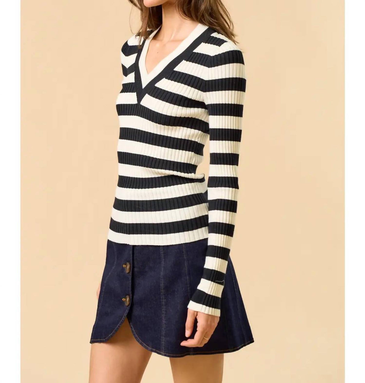 Lalavon - V-neck Striped Sweater