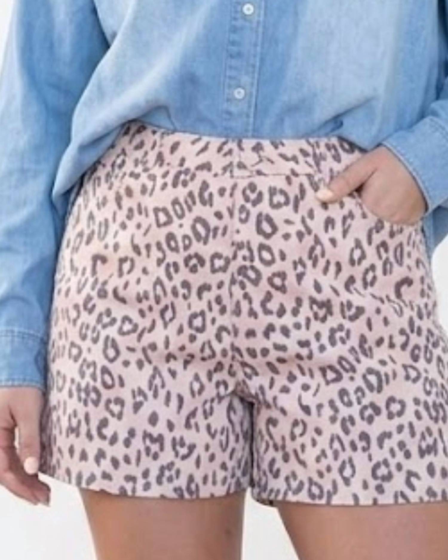 entro On A Safari Short in tan - women's shorts - detail view