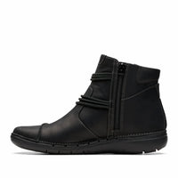 Clarks - Women's Un Loop Up Slip-on Boots