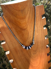 Nizhoni Traders - Navajo Pearl Beaded Necklace