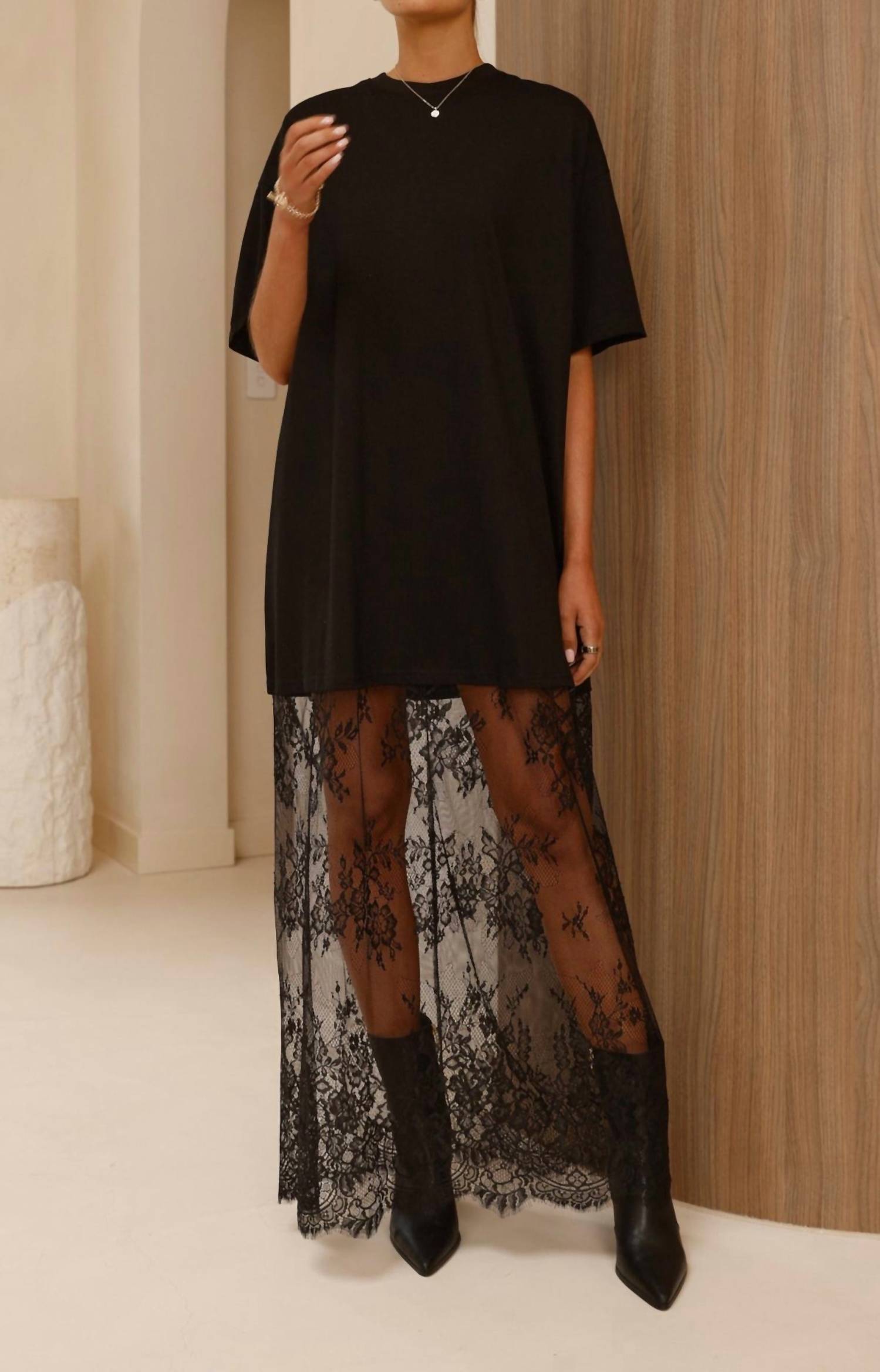 Aapparella - Lace Hem T-shirt Maxi Dress
