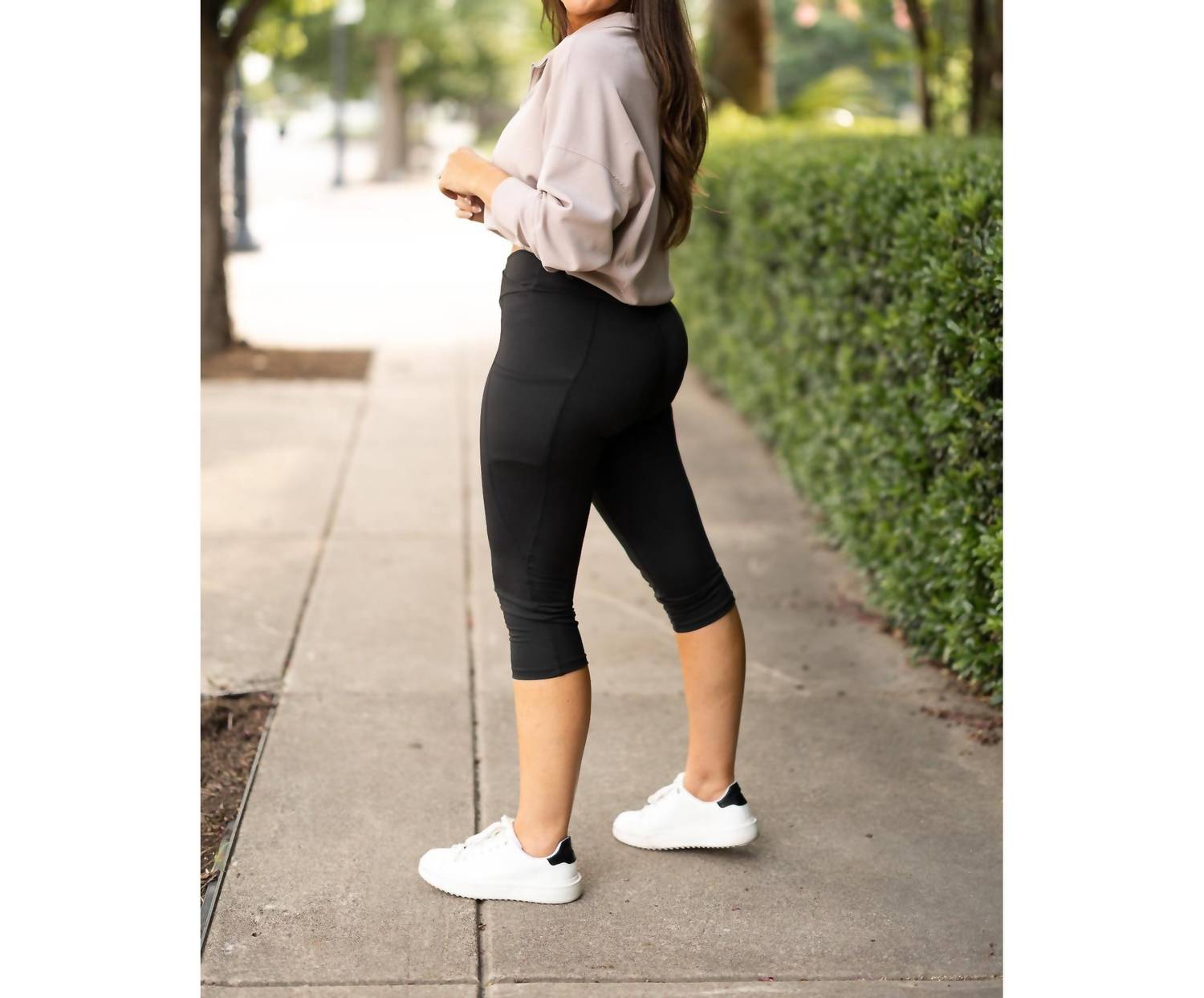 Julia Rose - Lillian Sculpting Crossover Capri Pants