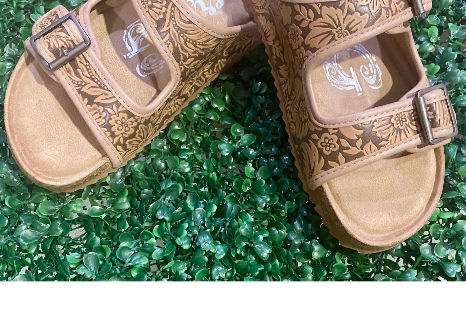 Very G - Women's Tooled Western Buckle Sandals