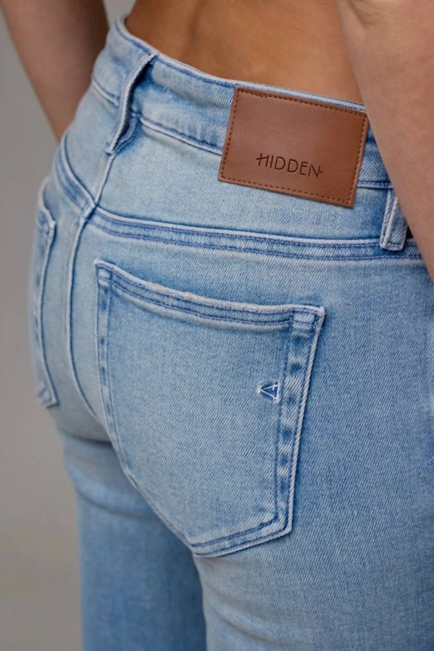 Hidden - Happi Low Rise Fashion Flare Jeans