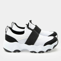 Alegria - Women's Sleek Joy Sneaker