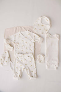Honey And Hive - Ribbed Wheat Patterned 7 Piece Newborn Set