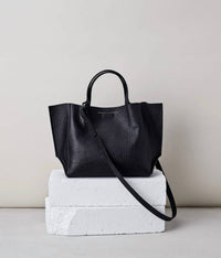 Ampersand As Apostrophe - Women's Half Tote Bag