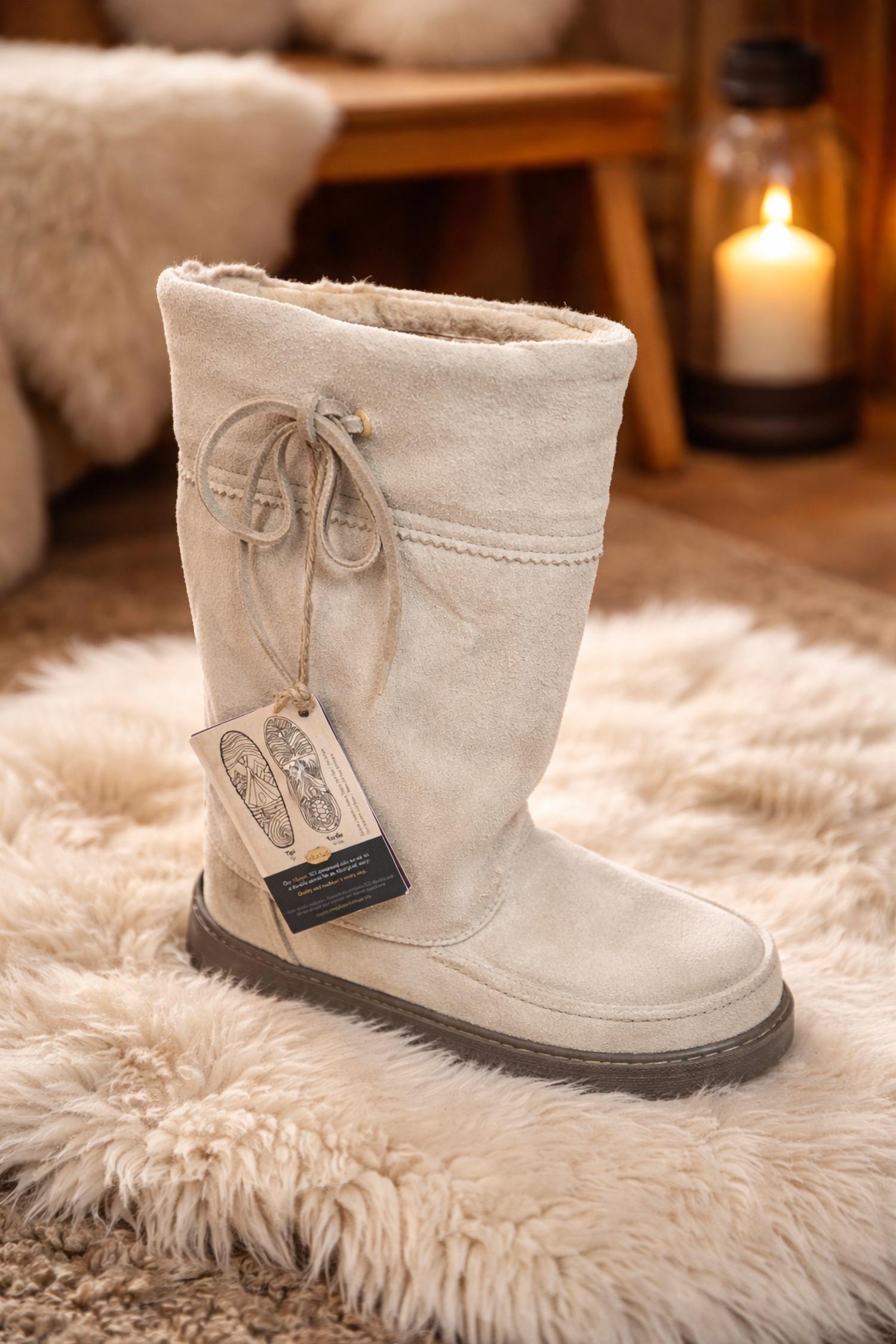 Manitobah Mukluks - WOMEN'S HUNTER MID SUEDE MUKLUK BOOT