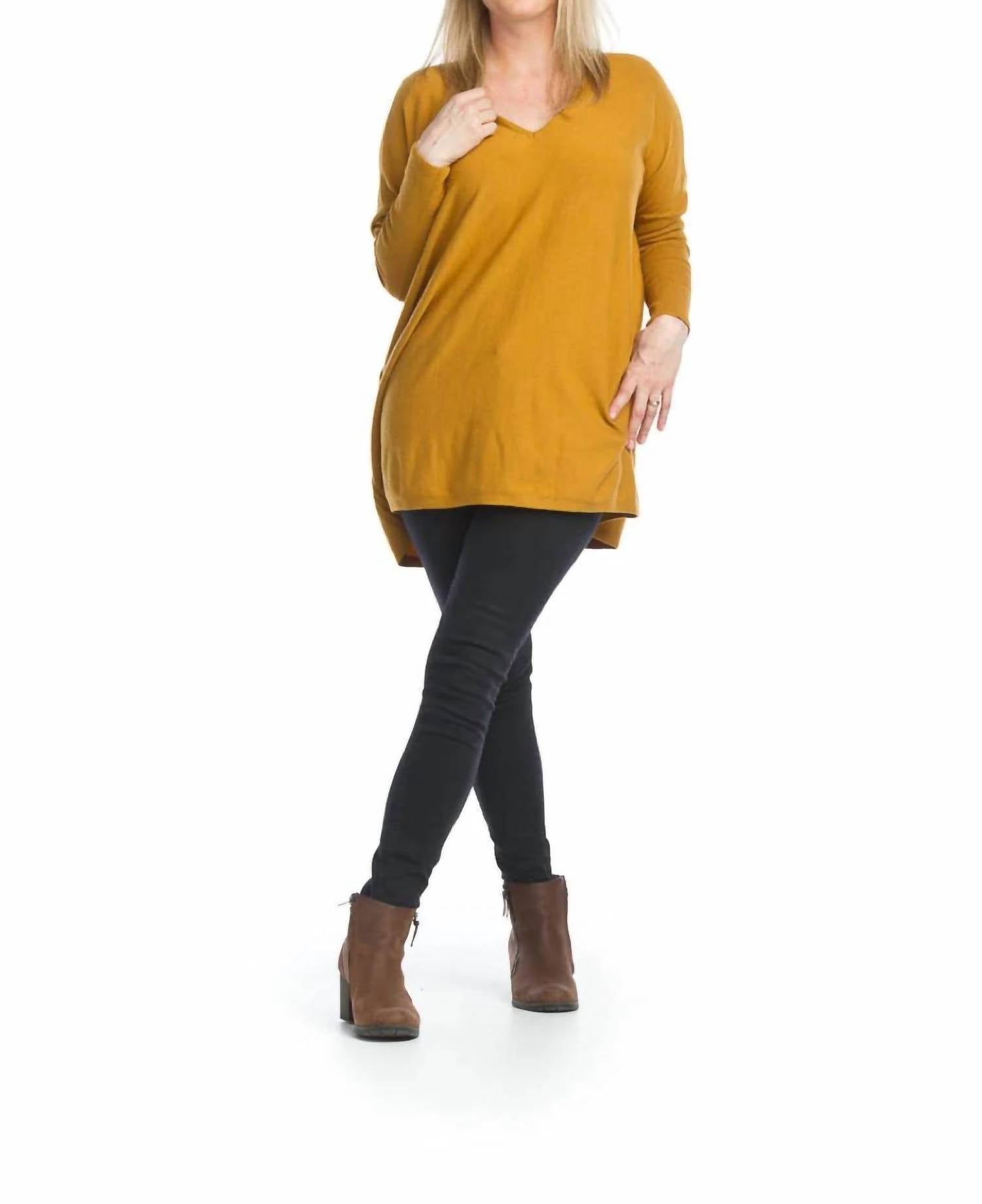 Papillon - High Low Oversized V-neck Sweater