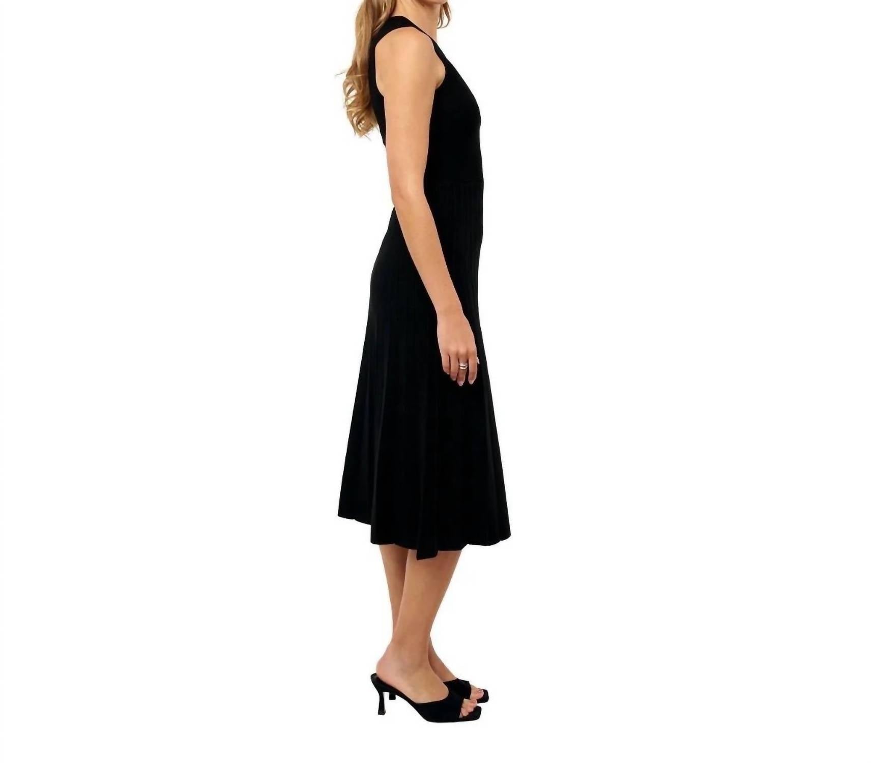 Edited By Remi Bader - Classic Ribbed Knit Midi Dress